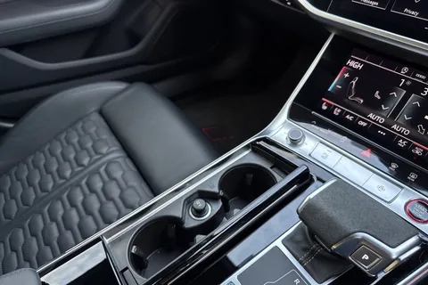 15 of 58 for Audi RS 6 Avant RS 6 Avant Carbon Black 600 PS tiptronic