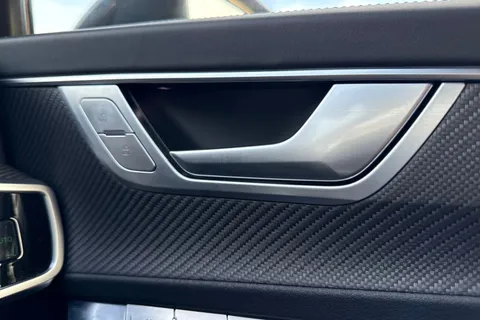 18 of 58 for Audi RS 6 Avant RS 6 Avant Carbon Black 600 PS tiptronic