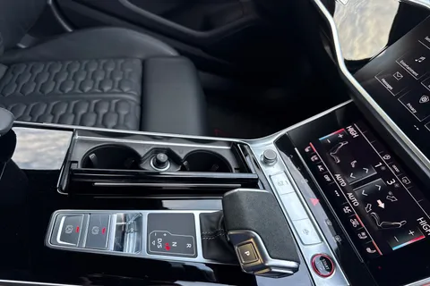 20 of 58 for Audi RS 6 Avant RS 6 Avant Carbon Black 600 PS tiptronic