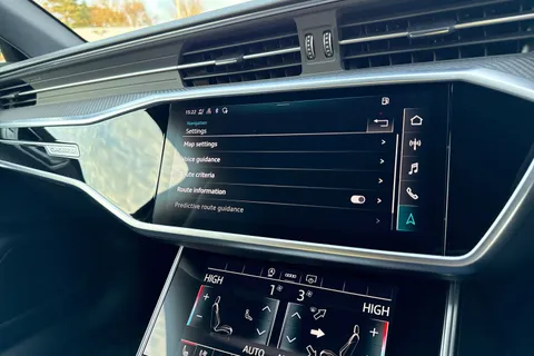 40 of 58 for Audi RS 6 Avant RS 6 Avant Carbon Black 600 PS tiptronic