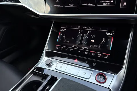 50 of 58 for Audi RS 6 Avant RS 6 Avant Carbon Black 600 PS tiptronic