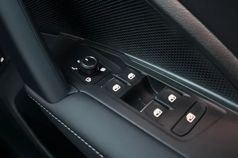 Volkswagen Tiguan 2.0 TSI R-Line DSG 4Motion Euro 6 (s/s) 5dr Thumbnail #21