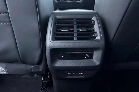 Volkswagen Tiguan 2.0 TSI R-Line DSG 4Motion Euro 6 (s/s) 5dr Thumbnail #33