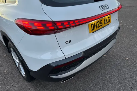 DH25AKG Audi Q5 SUV Sport TFSI quattro 204 PS S tronic Thumbnail #9