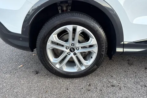 DH25AKG Audi Q5 SUV Sport TFSI quattro 204 PS S tronic Thumbnail #14