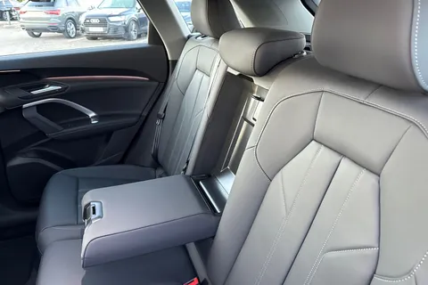 DH25AKG Audi Q5 SUV Sport TFSI quattro 204 PS S tronic Thumbnail #20