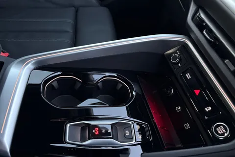 DH25AKG Audi Q5 SUV Sport TFSI quattro 204 PS S tronic Thumbnail #24