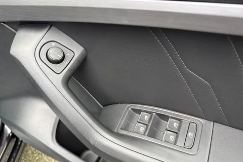  SEAT Ateca 1.5 TSI EVO FR Black Edition Euro 6 (s/s) 5dr Thumbnail #21