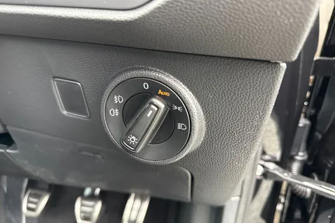  SEAT Ateca 1.5 TSI EVO FR Black Edition Euro 6 (s/s) 5dr Thumbnail #32