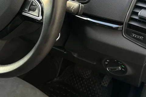 DX19FTK Škoda Karoq 1.6 TDI SE L DSG Euro 6 (s/s) 5dr Thumbnail #44