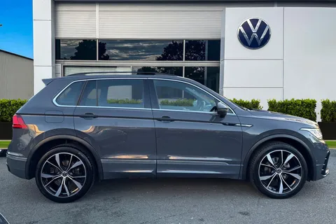 ML23XWV Volkswagen Tiguan 1.5 TSI 150 R-Line 5dr DSG | Heated Seats | ACC | Road Sign Recognition Thumbnail #4