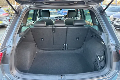 ML23XWV Volkswagen Tiguan 1.5 TSI 150 R-Line 5dr DSG | Heated Seats | ACC | Road Sign Recognition Thumbnail #8