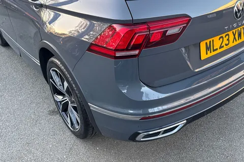 ML23XWV Volkswagen Tiguan 1.5 TSI 150 R-Line 5dr DSG | Heated Seats | ACC | Road Sign Recognition Thumbnail #9