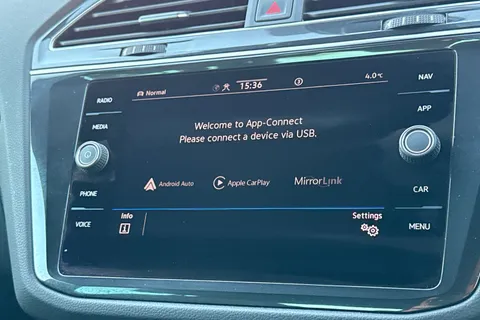 ML23XWV Volkswagen Tiguan 1.5 TSI 150 R-Line 5dr DSG | Heated Seats | ACC | Road Sign Recognition Thumbnail #31