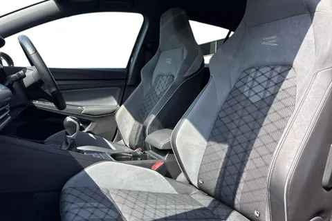 CE21HUU Volkswagen Golf 1.5 TSI R-Line 5dr | Heated Seats | ACC | App Connect Thumbnail #17