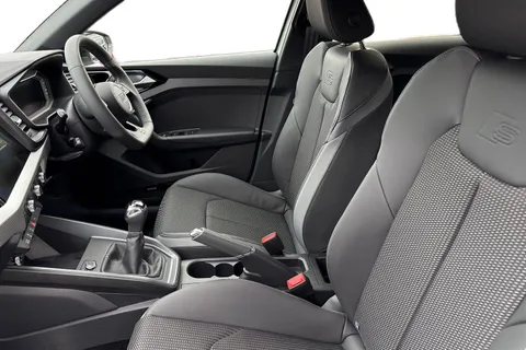 DE75EYX Audi A1 Black Edition 30 TFSI  116 PS 6-speed Thumbnail #16