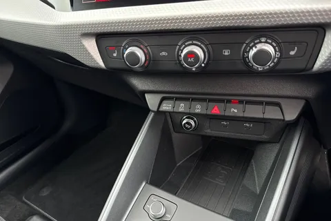 DE75EYX Audi A1 Black Edition 30 TFSI  116 PS 6-speed Thumbnail #22