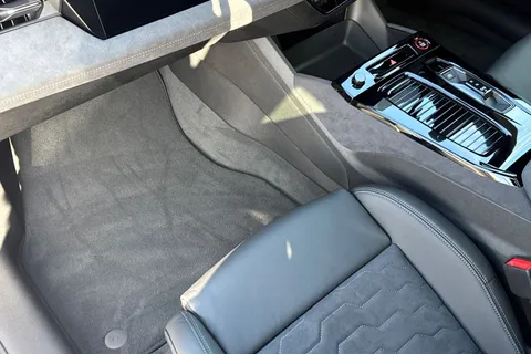 DE75EJZ Audi A6 E-Tron Avant Avant Edition 1 e-tron performance  270,00 kW Thumbnail #21