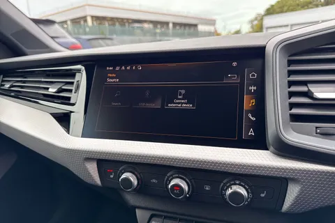 DE75EYX Audi A1 Black Edition 30 TFSI  116 PS 6-speed Thumbnail #36