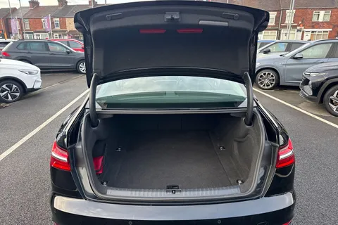 PN19KUJ Audi A6 Saloon 2.0 TDI 40 Sport S Tronic Euro 6 (s/s) 4dr Thumbnail #11