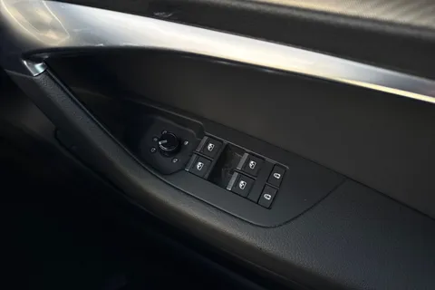 PN19KUJ Audi A6 Saloon 2.0 TDI 40 Sport S Tronic Euro 6 (s/s) 4dr Thumbnail #19