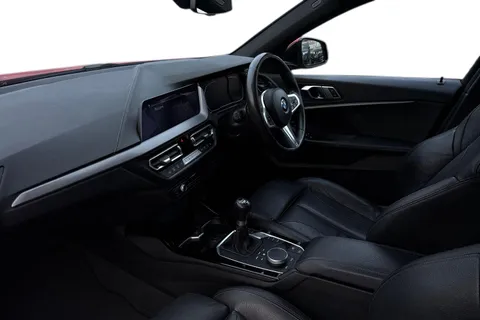 DL70FYG BMW 1 Series 1.5 118i M Sport Euro 6 (s/s) 5dr Thumbnail #10