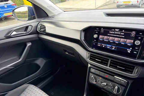 17 of 65 for Volkswagen T-Cross 1.0 TSI SE Euro 6 (s/s) 5dr