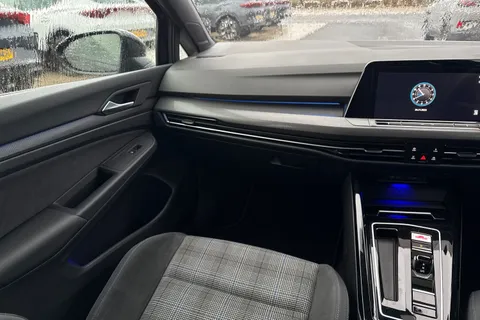 MV74WGZ Volkswagen Golf 1.4 TSI GTE 5dr DSG **PAN ROOF + 18' BAKERSFIELD ALLOYS** Thumbnail #20