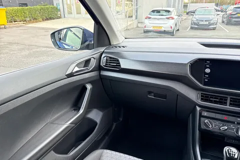 20 of 65 for Volkswagen T-Cross 1.0 TSI SE Euro 6 (s/s) 5dr