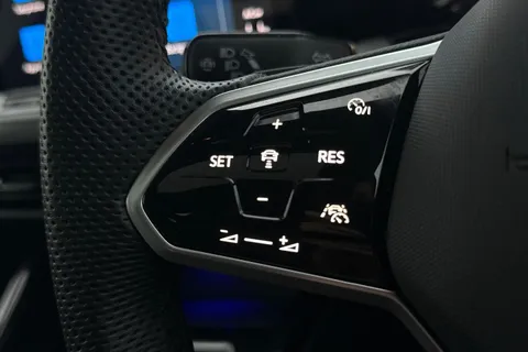 MV74WGZ Volkswagen Golf 1.4 TSI GTE 5dr DSG **PAN ROOF + 18' BAKERSFIELD ALLOYS** Thumbnail #32