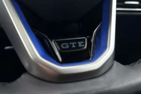 MV74WGZ Volkswagen Golf 1.4 TSI GTE 5dr DSG **PAN ROOF + 18' BAKERSFIELD ALLOYS** Thumbnail #34