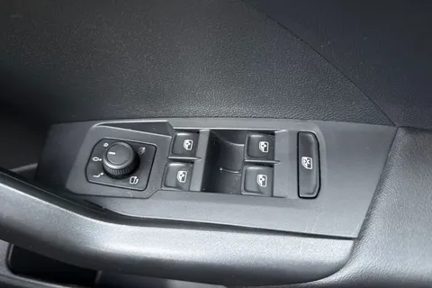 40 of 65 for Volkswagen T-Cross 1.0 TSI SE Euro 6 (s/s) 5dr