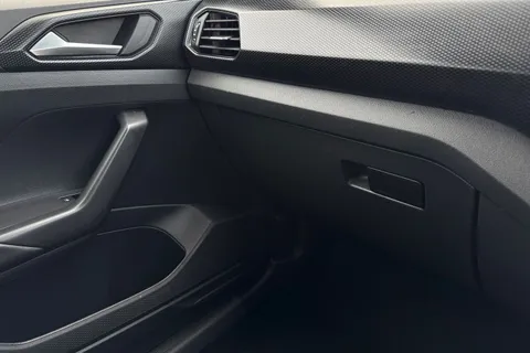 56 of 65 for Volkswagen T-Cross 1.0 TSI SE Euro 6 (s/s) 5dr