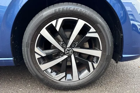 CY23FHR Volkswagen Polo 1.0 Life 80Ps 5dr ⭐Front and rear parking sensors⭐ Thumbnail #7