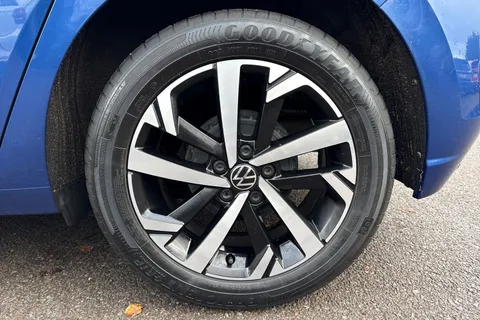 CY23FHR Volkswagen Polo 1.0 Life 80Ps 5dr ⭐Front and rear parking sensors⭐ Thumbnail #22