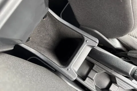 CY23FHR Volkswagen Polo 1.0 Life 80Ps 5dr ⭐Front and rear parking sensors⭐ Thumbnail #39