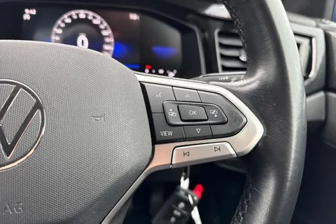 CY23FHR Volkswagen Polo 1.0 Life 80Ps 5dr ⭐Front and rear parking sensors⭐ Thumbnail #42