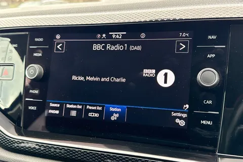 CY23FHR Volkswagen Polo 1.0 Life 80Ps 5dr ⭐Front and rear parking sensors⭐ Thumbnail #44