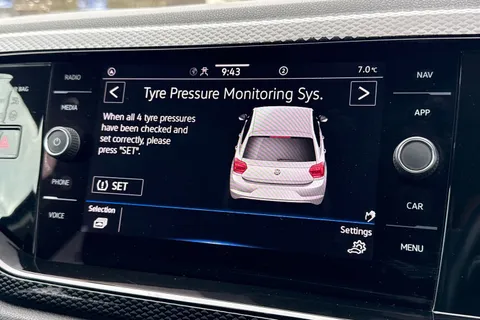 CY23FHR Volkswagen Polo 1.0 Life 80Ps 5dr ⭐Front and rear parking sensors⭐ Thumbnail #48