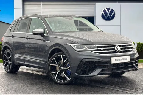 KR23OBB Volkswagen Tiguan 2.0 TSI 320 4Motion R 5dr DSG **PAN ROOF + WINTER PACK + AREA VIEW** Thumbnail #2