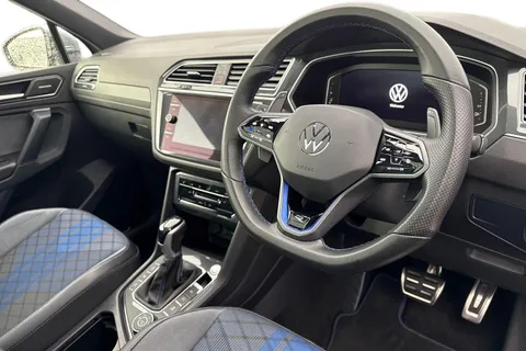 KR23OBB Volkswagen Tiguan 2.0 TSI 320 4Motion R 5dr DSG **PAN ROOF + WINTER PACK + AREA VIEW** Thumbnail #15