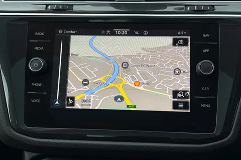 KR23OBB Volkswagen Tiguan 2.0 TSI 320 4Motion R 5dr DSG **PAN ROOF + WINTER PACK + AREA VIEW** Thumbnail #18