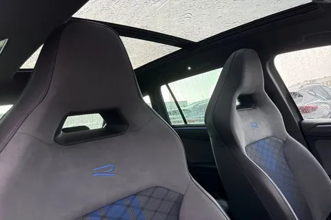 KR23OBB Volkswagen Tiguan 2.0 TSI 320 4Motion R 5dr DSG **PAN ROOF + WINTER PACK + AREA VIEW** Thumbnail #25