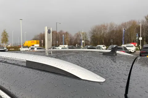 KR23OBB Volkswagen Tiguan 2.0 TSI 320 4Motion R 5dr DSG **PAN ROOF + WINTER PACK + AREA VIEW** Thumbnail #32