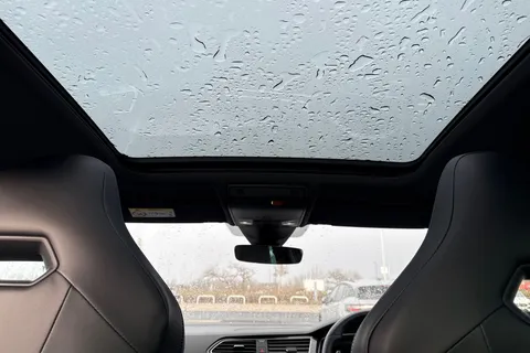 KR23OBB Volkswagen Tiguan 2.0 TSI 320 4Motion R 5dr DSG **PAN ROOF + WINTER PACK + AREA VIEW** Thumbnail #35