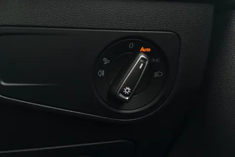 KR23OBB Volkswagen Tiguan 2.0 TSI 320 4Motion R 5dr DSG **PAN ROOF + WINTER PACK + AREA VIEW** Thumbnail #42