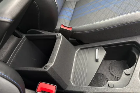 KR23OBB Volkswagen Tiguan 2.0 TSI 320 4Motion R 5dr DSG **PAN ROOF + WINTER PACK + AREA VIEW** Thumbnail #46