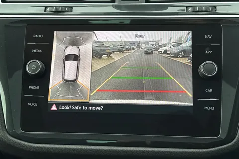 KR23OBB Volkswagen Tiguan 2.0 TSI 320 4Motion R 5dr DSG **PAN ROOF + WINTER PACK + AREA VIEW** Thumbnail #48