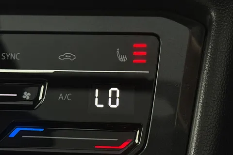 KR23OBB Volkswagen Tiguan 2.0 TSI 320 4Motion R 5dr DSG **PAN ROOF + WINTER PACK + AREA VIEW** Thumbnail #49