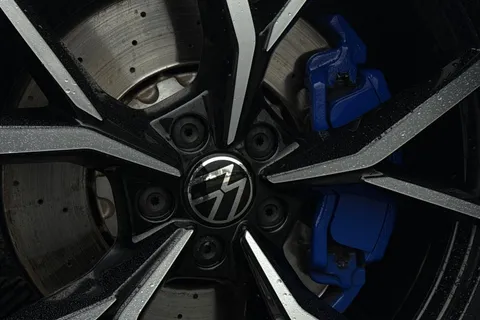 KR23OBB Volkswagen Tiguan 2.0 TSI 320 4Motion R 5dr DSG **PAN ROOF + WINTER PACK + AREA VIEW** Thumbnail #52